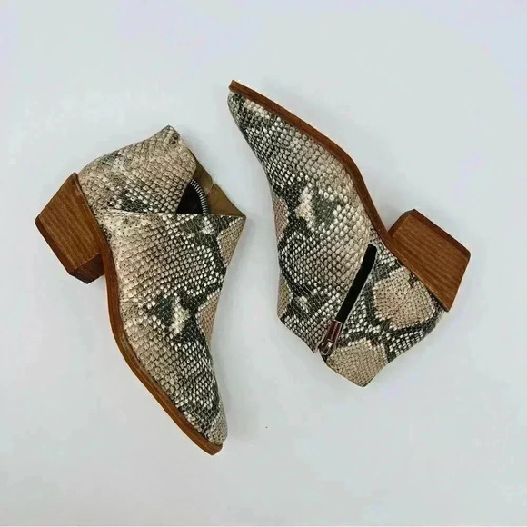 VINCE CAMUTO Women's Arendara Leather Bootie | Natural Snake Print | Size 7 - Picture 4 of 16